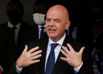Gianni Infantino lapidario con la escandalosa suspensión del clásico Brasil-Argentina: “Es una locura”