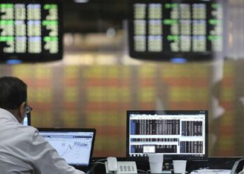 Preocupado por el aumento del dólar Mep, el Gobierno afina los controles sobre los compradores