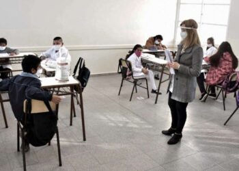 Nicolás Kreplak analiza medidas contra el coronavirus en escuelas: “Tenemos que cambiar el barbijo”