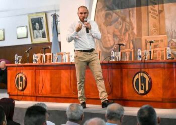 Martín Guzmán se reunió con empresarios y con sindicalistas por las negociaciones con el FMI