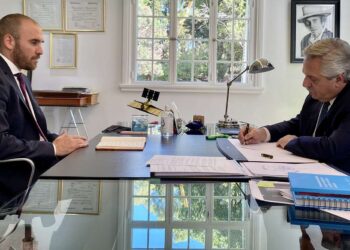 Tarifas de luz y gas: la suba promedio será del 42% y de hasta el 300% para los de mayores ingresos