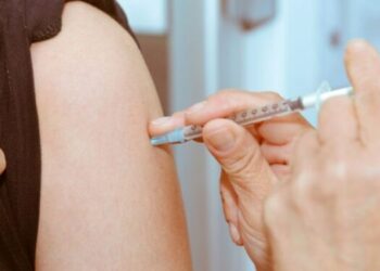 Habrá cuarta dosis para vacunados con Sputnik V que deban viajar al exterior