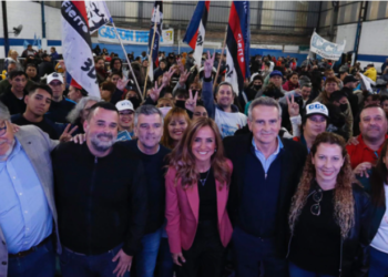 El albertismo se abroquela y desafía el embate del kirchnerismo duro contra Martín Guzmán
