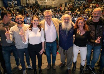Alberto Fernández: “Hay que institucionalizar a quienes trabajan en la economía popular”