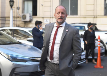 Insaurralde ácido: “No se puede pensar en candidaturas hasta no romper la proscripción a Cristina”