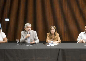 Filmus y Tolosa Paz encabezaron el Encuentro de saberes para la economía popular