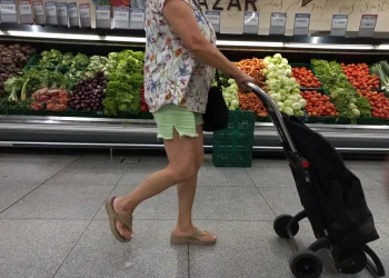 Las ventas minoristas cayeron 0,9% en febrero