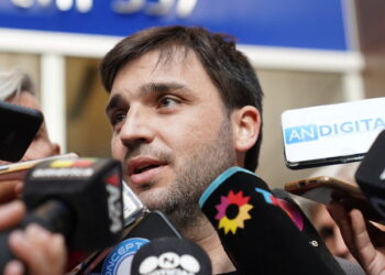 Un gobernador y un intendente del PRO se reúnen con el Gobierno para pedir cambios en Ley de pesca