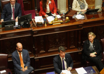 El jefe de Gabinete culpó al kirchnerismo por la parálisis de la obra pública