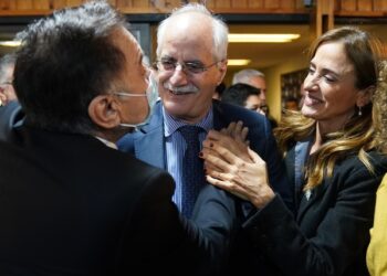 Denuncian a Victoria Tolosa Paz y Jorge Taiana por la contratación del FISU a Tandanor para construir paradas de colectivos