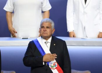 “Si usted le dice lo que recibió y hace el ajuste, la gente acompaña”, el mensaje de Javier Milei al flamante presidente de Panamá