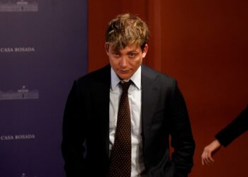 Una funcionaria clave de la AFIP durante la presidencia de Macri cruzó a Santiago Caputo por acusar al PRO de proteger a empresarios kirchneristas