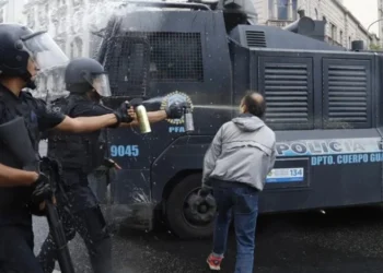 ADEPA repudió las agresiones a periodistas durante los incidentes en el Congreso