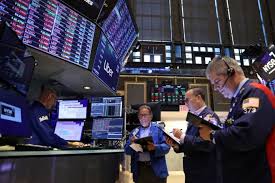 baja la Bolsa porteña y el riesgo país se estabiliza cerca de los 700 puntos básicos