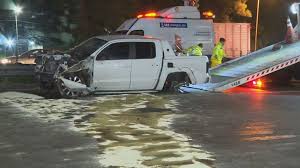 Una camioneta chocó y tiró un cartel en la General Paz