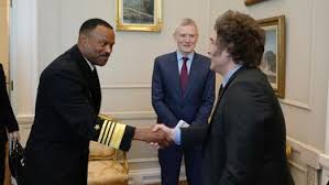 Milei se reúne con jefe del Comando Sur