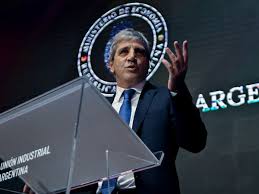 Caputo habló ante los empresarios de la UIA