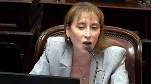 fuerte cruce entre la senadora Cristina López y Victoria Huala en plena discusión del Presupuesto