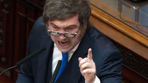 El tenso cruce de Javier Milei con los legisladores kirchneristas