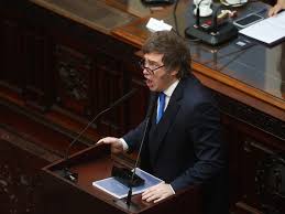 Militantes de izquierda interrumpen clase en la UBA con legisladores libertarios