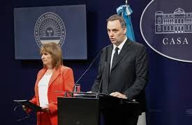 El enfrentamiento entre Patricia Bullrich y Manuel Adorni en la Casa Rosada