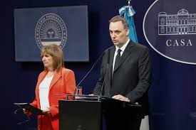 El enfrentamiento entre Patricia Bullrich y Manuel Adorni en la Casa Rosada