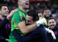 La celebración explosiva de Dibu Martínez tras la victoria en la Europa League: una inesperada aparición y un contratiempo a días del Mundial