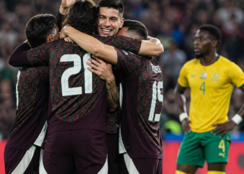México derrota 2-0 a Sudáfrica y arranca con victoria en el Mundial 2026