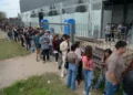 Empleo formal: abril evidencia la pérdida de casi 30.000 puestos por caídas en el sector privado y el monotributo