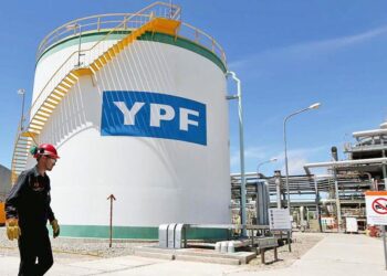 La reciente alza del petróleo postergó nuevamente la disminución en el precio de la nafta