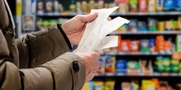 El consumo masivo sufrió una caída del 2,7% en junio y acumula casi un 3% en lo que va del año