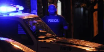 Detienen a dos jóvenes tras el robo de un auto y una fuga en Lanús