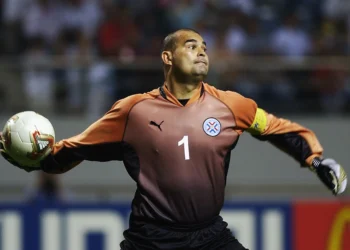 El cruce entre Chilavert y Larissa Riquelme tras la clasificación de Paraguay