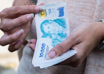 Más de un 60% de los argentinos afirma que sus ingresos no son suficientes para llegar al día 20 de cada mes