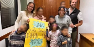 La primera celebración del Día del Niño en familia para los seis hermanitos misioneros que lucharon por permanecer juntos