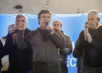 Espinoza reunió al peronismo bonaerense y respaldó a Kicillof