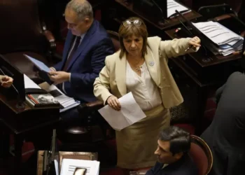 Bullrich pidió más velocidad al Gobierno para que la mejora económica llegue a las familias