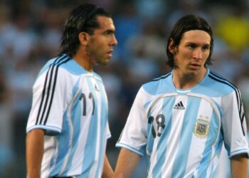 Tevez reflexionó sobre el dolor de Messi tras la muerte de su padre y narró su propia experiencia: “No pude salir”