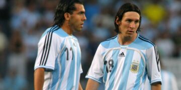 Tevez reflexionó sobre el dolor de Messi tras la muerte de su padre y narró su propia experiencia: “No pude salir”