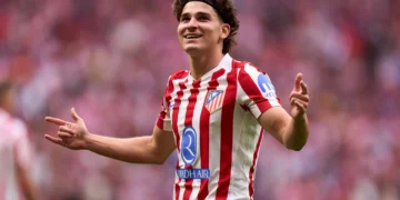 Julián Álvarez enfrenta una dura vuelta al Atlético de Madrid en medio de silbidos