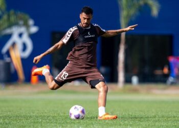 Incidente en Platense: el capitán intentó confrontar a los hinchas tras la derrota