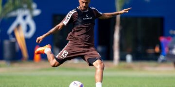 Incidente en Platense: el capitán intentó confrontar a los hinchas tras la derrota