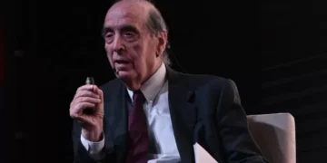 Ricardo Arriazu advierte sobre el exceso de dólares atesorados por el BCRA