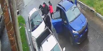 Cámara interna captura robo de auto que lleva a la detención de un sospechoso