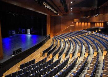 El impacto de la tarifa eléctrica en los espacios culturales: el Teatro Tronador recibió una factura de más de $13 millones