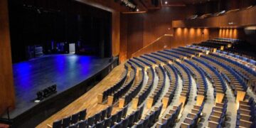 El impacto de la tarifa eléctrica en los espacios culturales: el Teatro Tronador recibió una factura de más de $13 millones