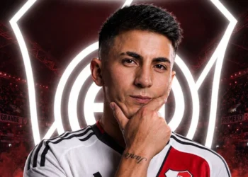 Thiago Almada arribó a Argentina y se une a los entrenamientos de River