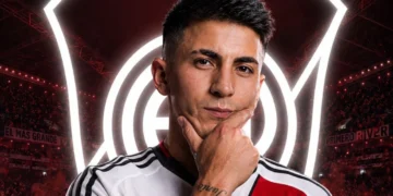 Thiago Almada arribó a Argentina y se une a los entrenamientos de River