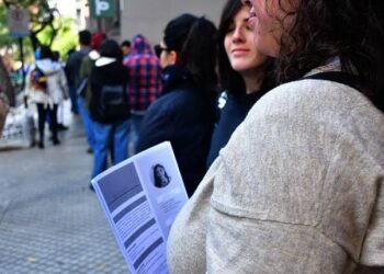 Empleo y salarios: la caída del trabajo registrado y del salario mínimo durante la gestión de Milei