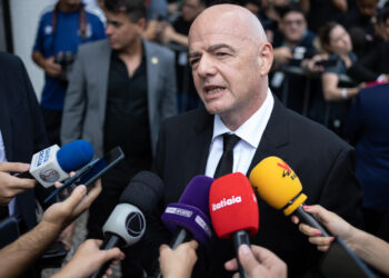 La UEFA evalúa presentar una denuncia penal en Suiza contra Gianni Infantino por la venta de los derechos del Mundial